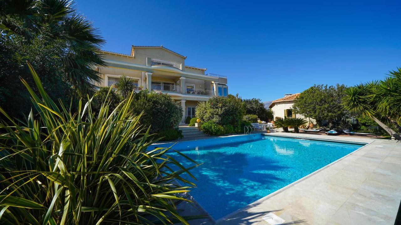 Luxury Villa Allure Dhafnes Extérieur photo