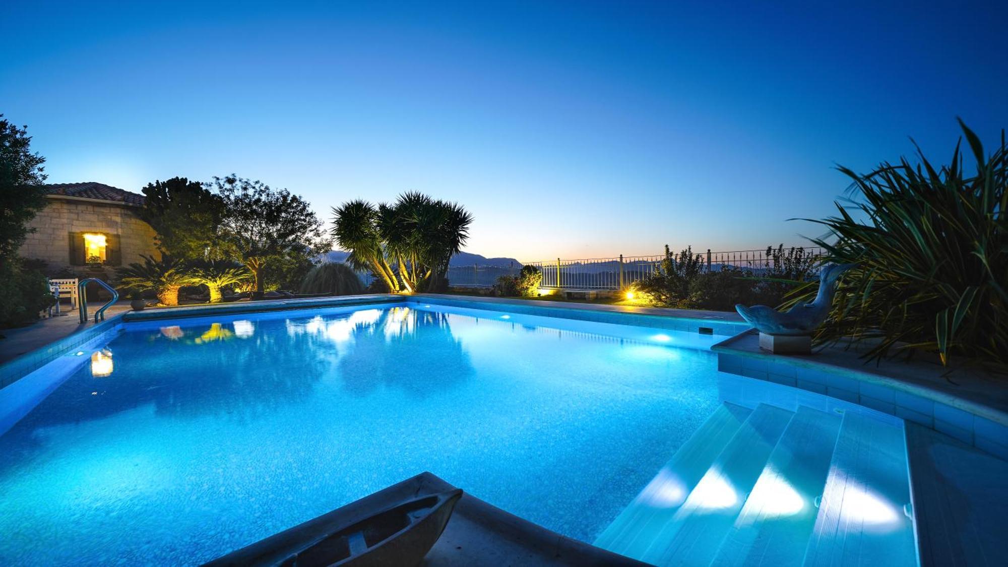 Luxury Villa Allure Dhafnes Extérieur photo